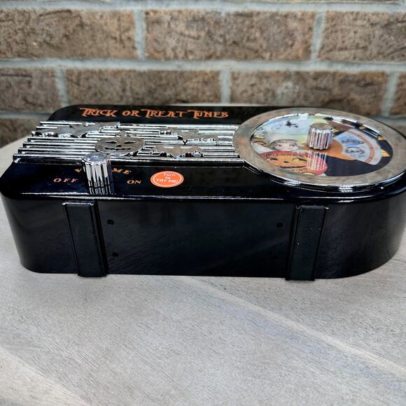 Mr. Halloween Vintage Style Halloween Spooky Rapsody Radio Battery Operated New - Picture 10 of 11